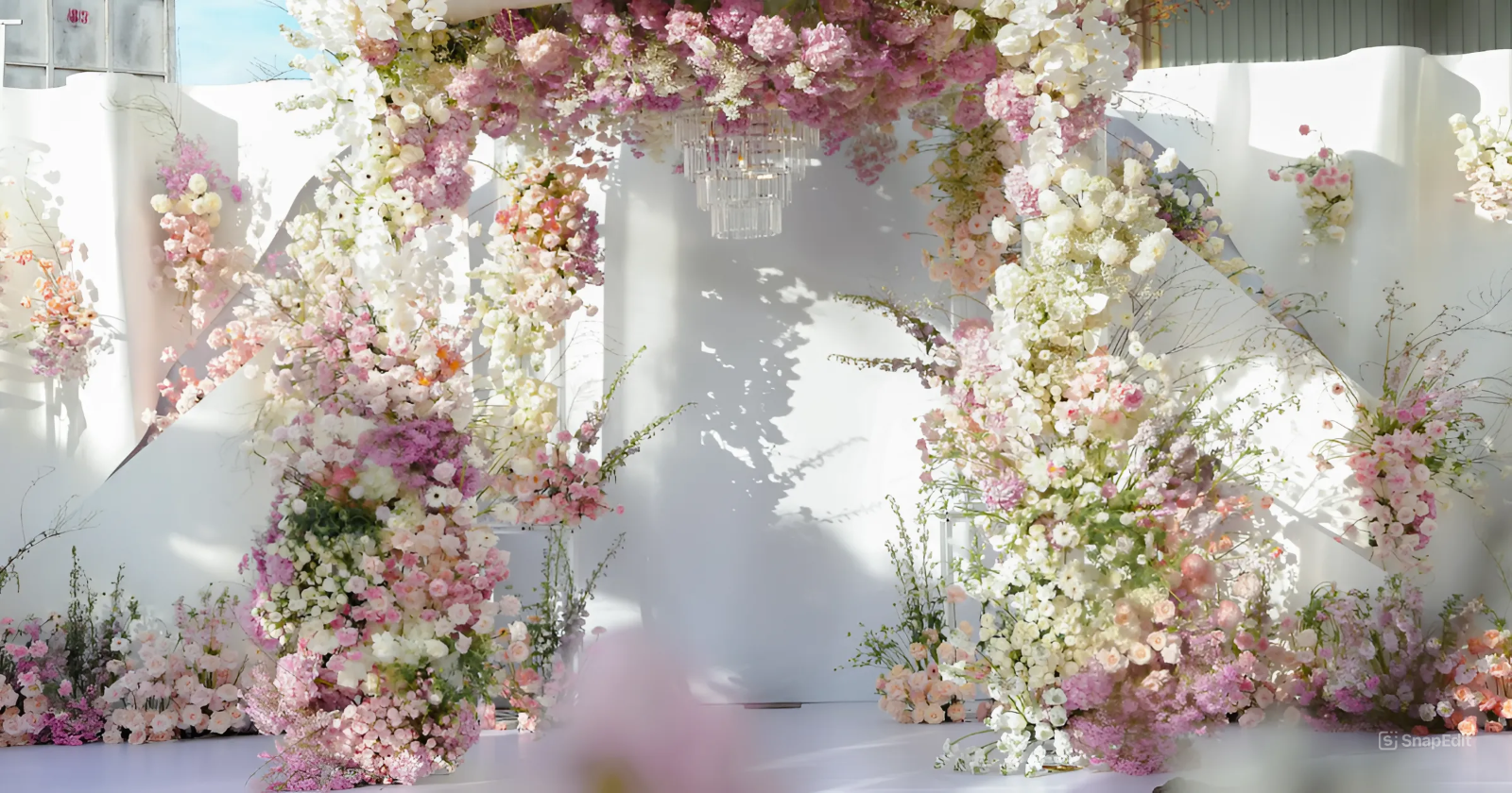 Dịch Vụ Tổ Chức Tiệc Cưới Ngoài Trời 2025 của Elly Wedding