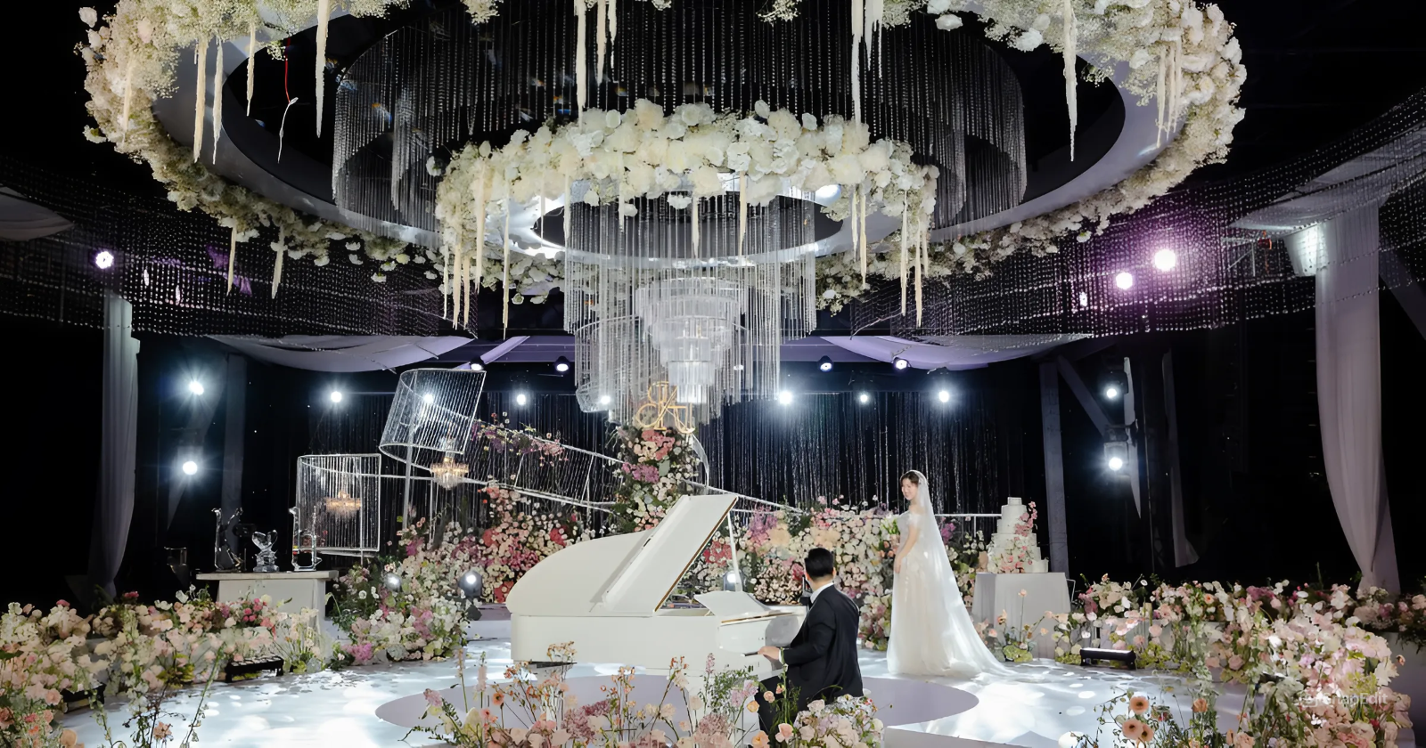 Dịch Vụ Trang Trí Tiệc Cưới Tại Nhà Hàng – Elly Wedding: Mẫu Đẹp 2025